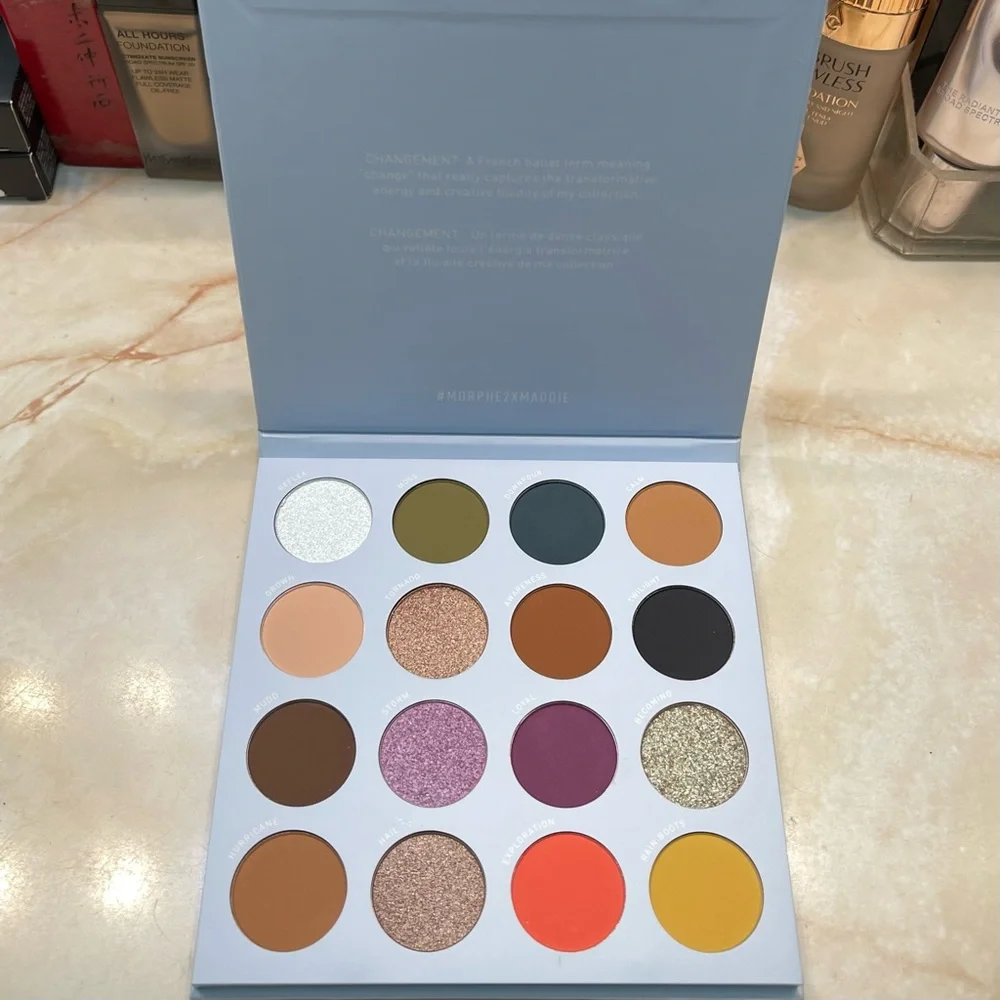 VAULTED ~ Morphe2 x Maddie Ziegler ~ ‘CHANGEMENT’ Eyeshadow Artistry Palette NIB